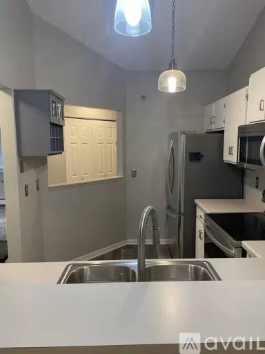 Main picture of 7621 Edinborough Way
