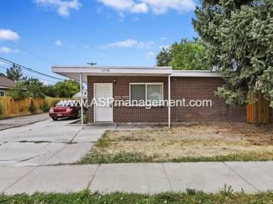 Main picture of 2554 S Park St