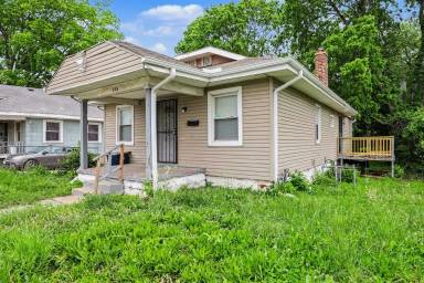 Main picture of 3106 E 75th St