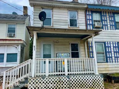 Main picture of 311 E Broadway