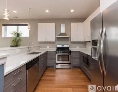 Main picture of 2248 W Irving Park Rd