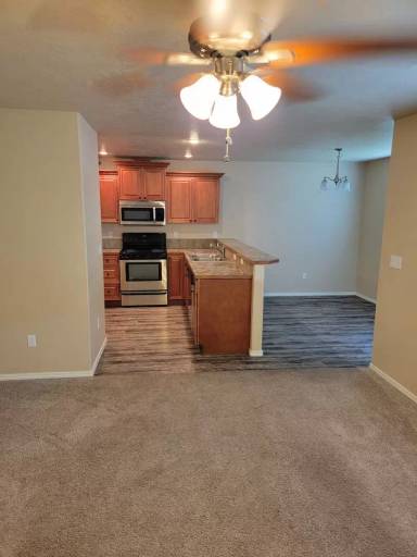 Main picture of 913 E Dewey Ave
