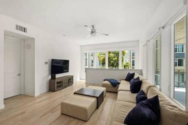 Main picture of 765 Doheny Way