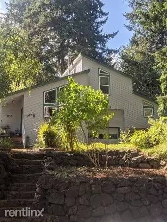 Main picture of 1225 Bay Loop SW