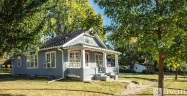 Main picture of 202 S Ives St