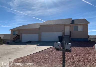 Main picture of 222 W Harmony Dr