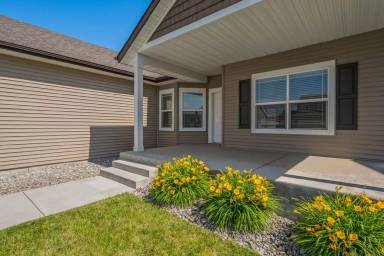 Main picture of 12385 W Renshaw Ave