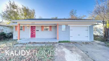Main picture of 1440 SW 65th St