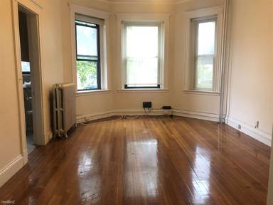 Main picture of 17 Washington St