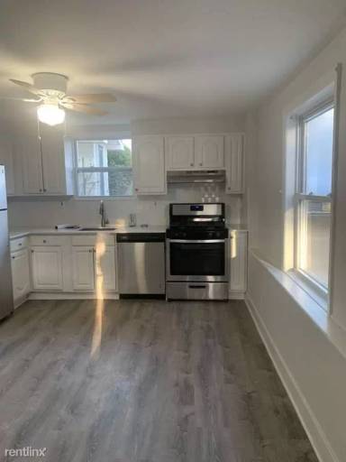 Main picture of 125 Spencer Pl