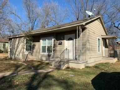 Main picture of 1201 S Throckmorton St