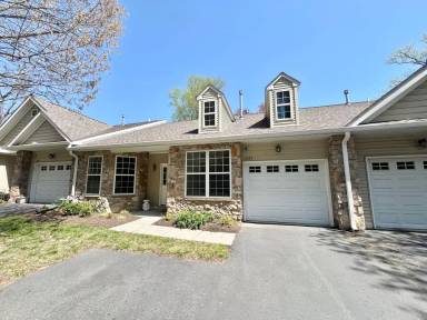 Main picture of 1225 Hogan Grn