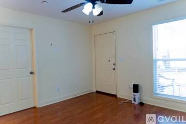 Main picture of 4369 Sullivan St