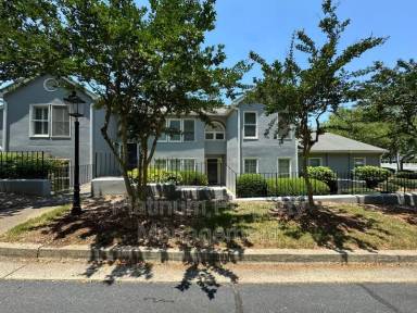 Main picture of 3912 Ashford Lake Ct NE