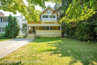 Main picture of 305 W Waverly Pl