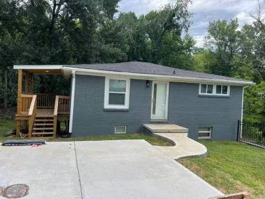Main picture of 21 Proctor Dr