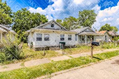 Main picture of 2909 S Franklin St