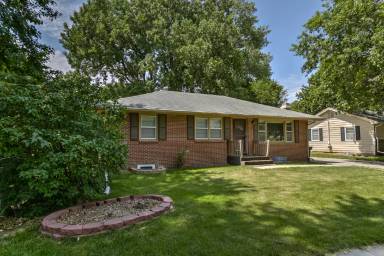 Main picture of 231 S 53rd St