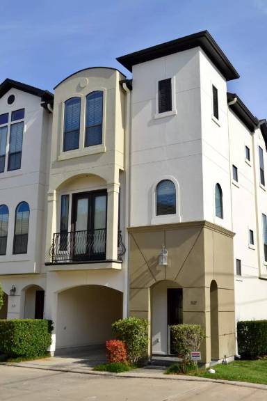Main picture of 3127 Fairdale Oaks E