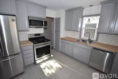 Main picture of 1225 Hubbard Ave