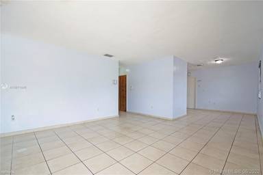 Main picture of 2335 SW 1st St