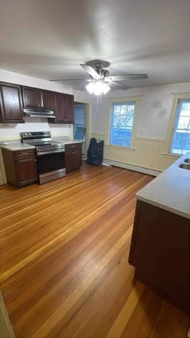 Main picture of 53 Cascade St
