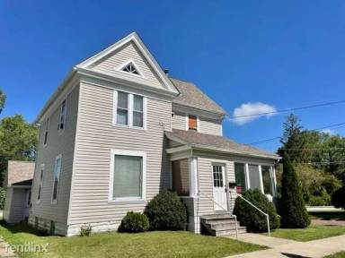 Main picture of 244 Maple St