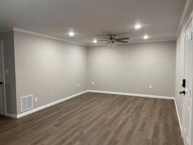 Main picture of 604 E Kingshighway