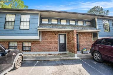 Main picture of 1205 Natchez Trce SW