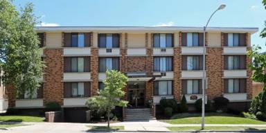 Main picture of 2332 N Oakland Ave