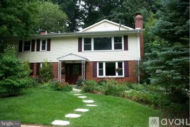 Main picture of 104 Patrick St SW