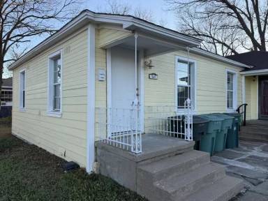 Main picture of 620 N Walnut St