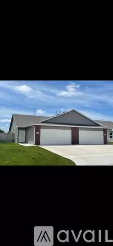 Main picture of 8015 E 34th Ct S