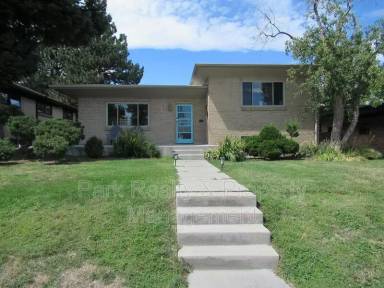 Main picture of 1011 S Harrison St