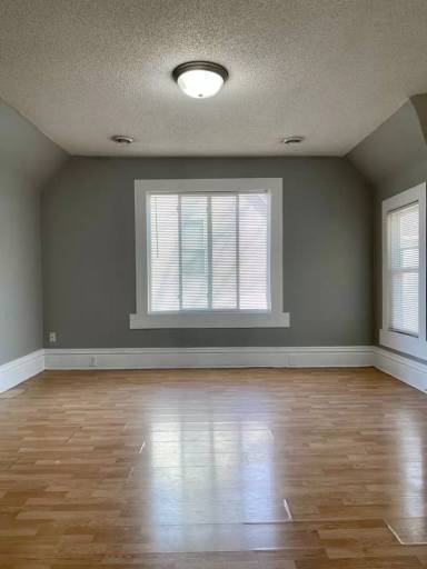 Main picture of 973 Geranium Ave E