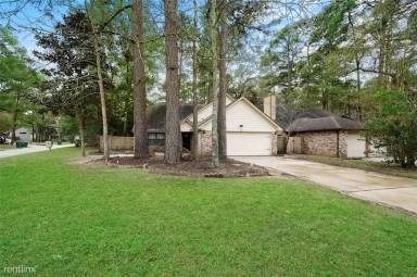 Main picture of 10 S High Oaks Cir