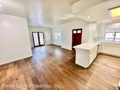Main picture of 5097 W Point Loma Blvd