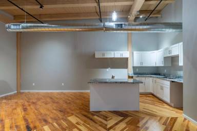 Main picture of Churchill Lofts - 201