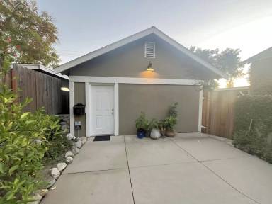 Main picture of 614 E I St
