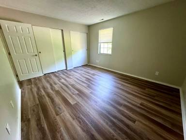 Main picture of 931 N Dorset Rd