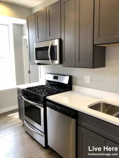 Main picture of 3210 S May St
