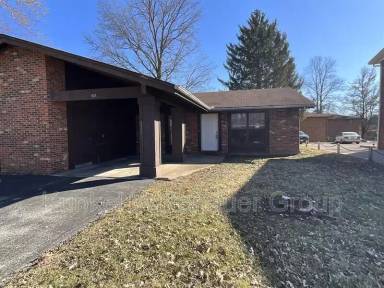 Main picture of 425 Williamsburg Dr