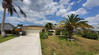 Main picture of 4423 SE 12th Pl