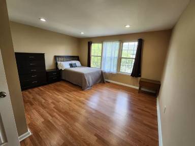 Main picture of 20 Ashby Ln