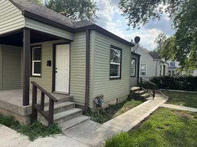 Main picture of 1705 E 34th St