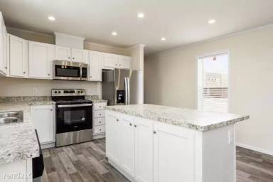 Main picture of 511 E 1st St