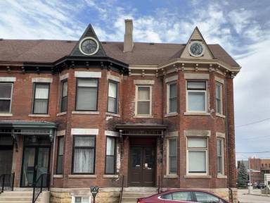 Main picture of 1004 Bluff Street - 5