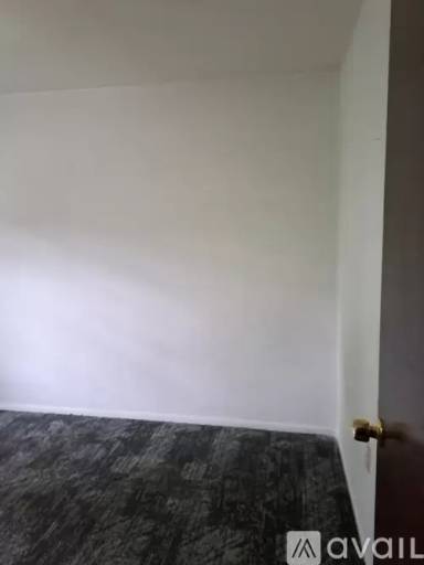 Main picture of 900 West St