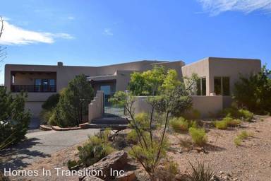 Main picture of 22 Tierra Madre Ct