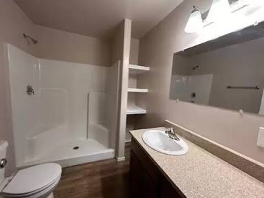 Main picture of 190 E Commerce Way